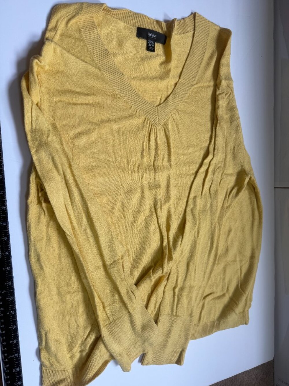 Mossimo V-Neck Sunflower Yellow Lightweight Sweater W 20-22 - Picture 4 of 4